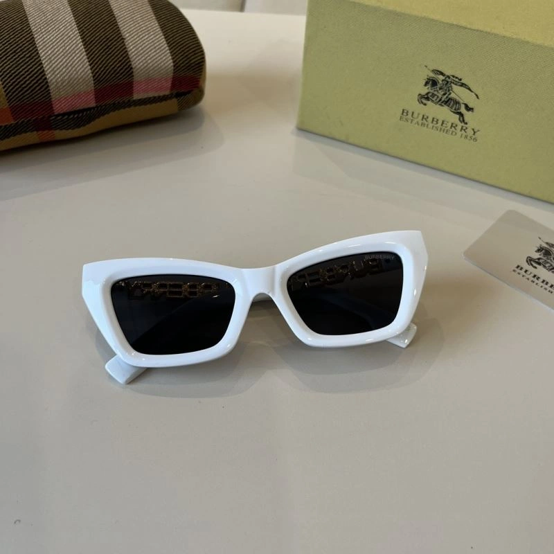 Burberry Sunglasses Cozy 277139