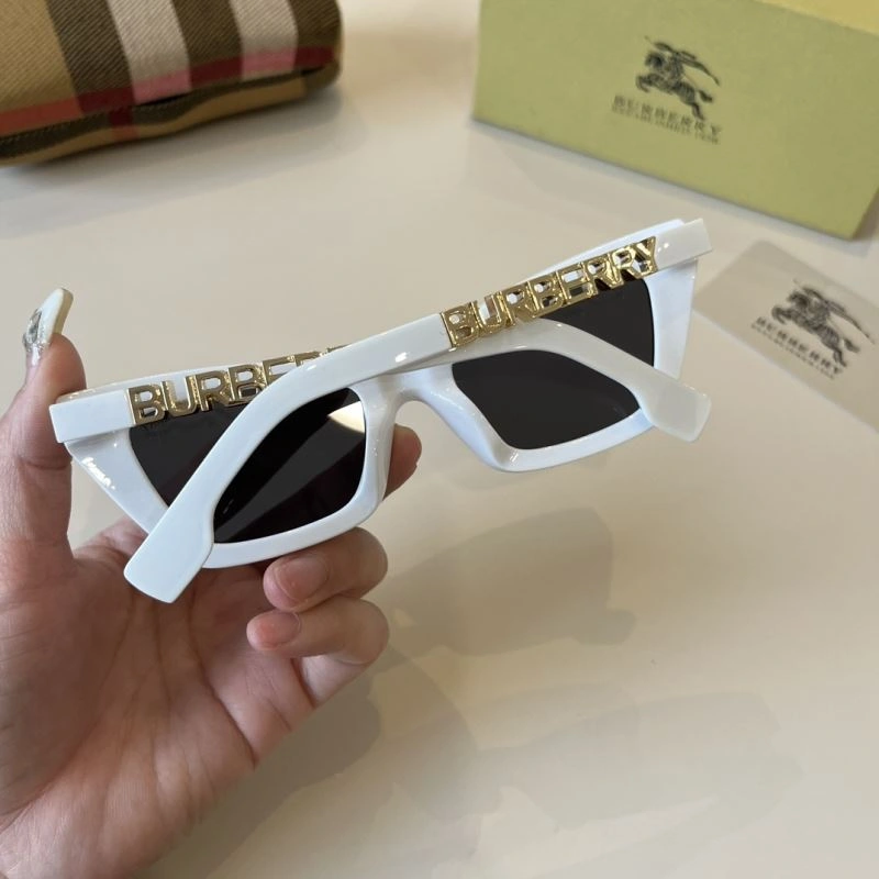 Burberry Sunglasses Cozy 277139