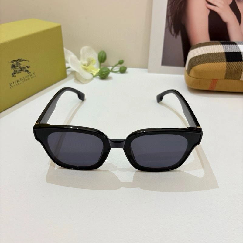 Burberry Sunglasses Classic 277128