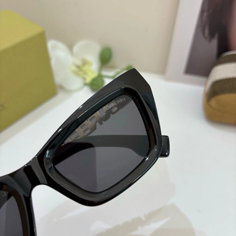 Burberry Sunglasses FlexibleFit 277131