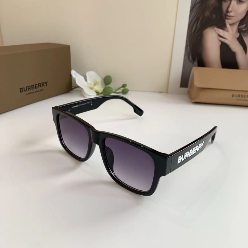 Burberry Sunglasses Compact 277095