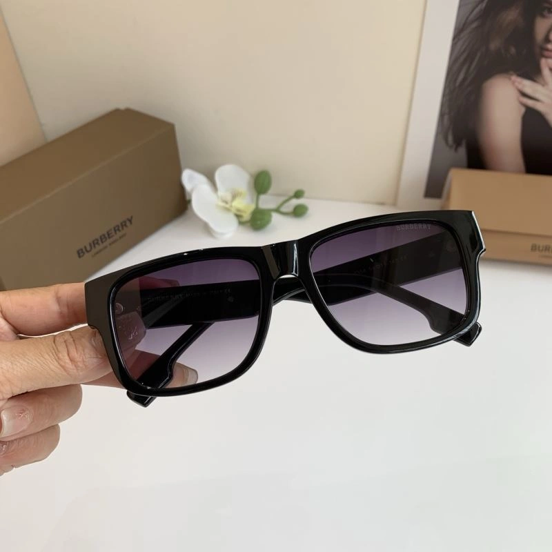 Burberry Sunglasses Compact 277095