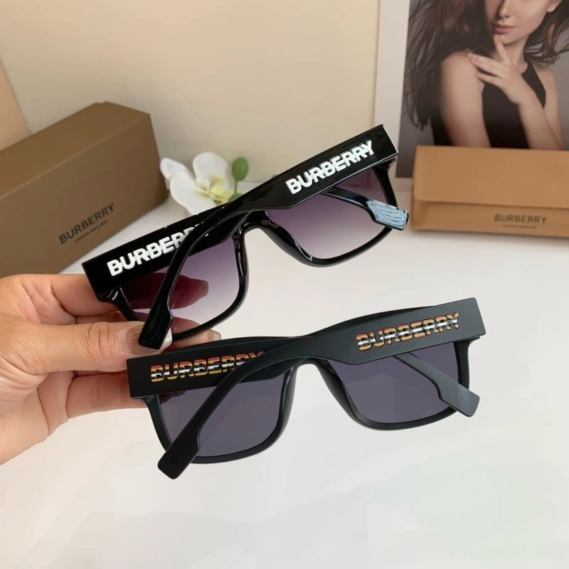 Burberry Sunglasses Compact 277095