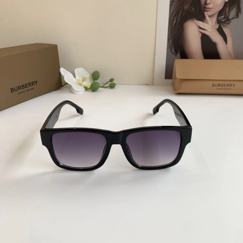 Burberry Sunglasses Compact 277095