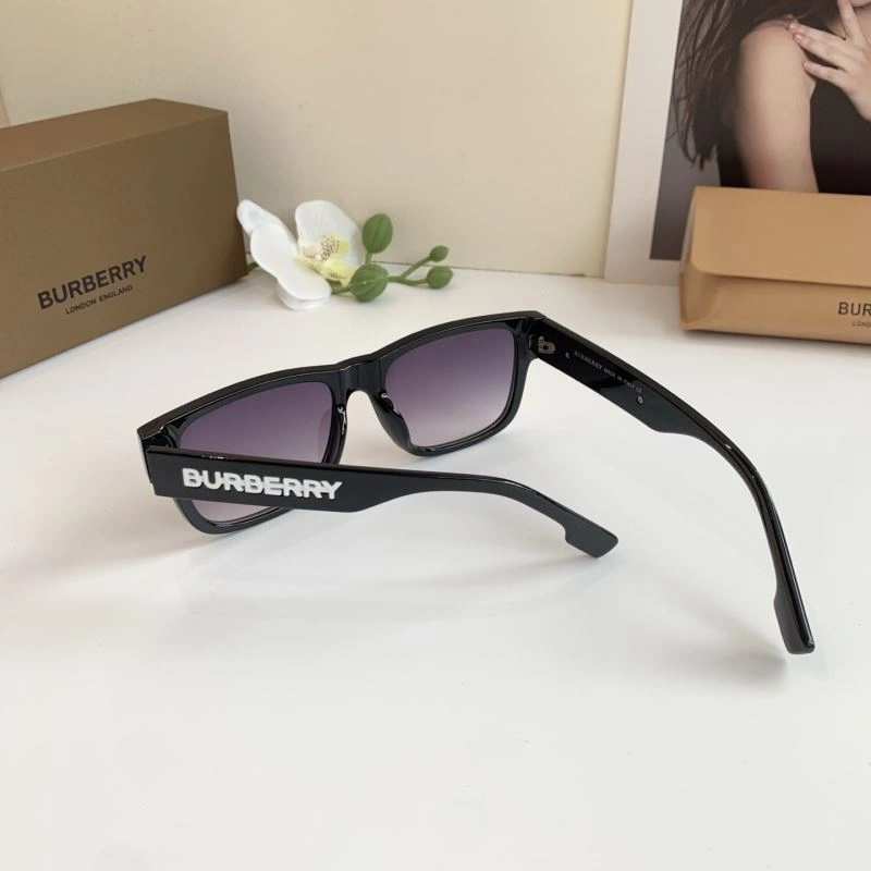 Burberry Sunglasses Compact 277095