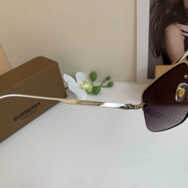 Burberry Sunglasses ComfortFit 277090