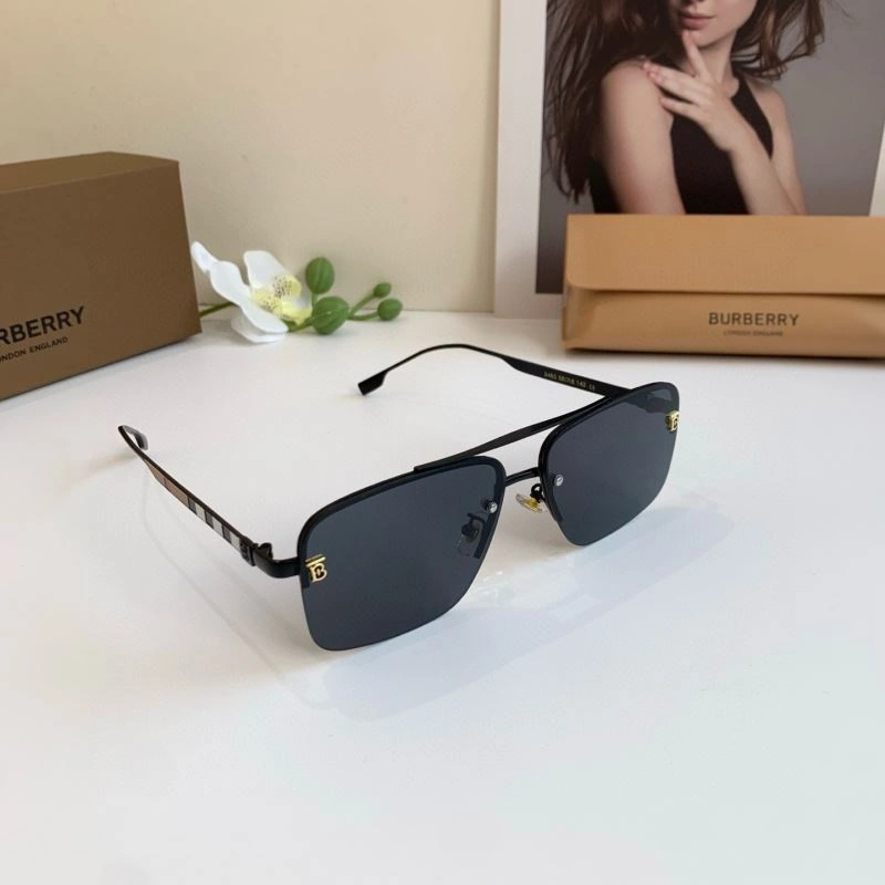 Burberry Sunglasses Compact 277085
