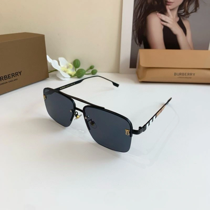 Burberry Sunglasses Compact 277085