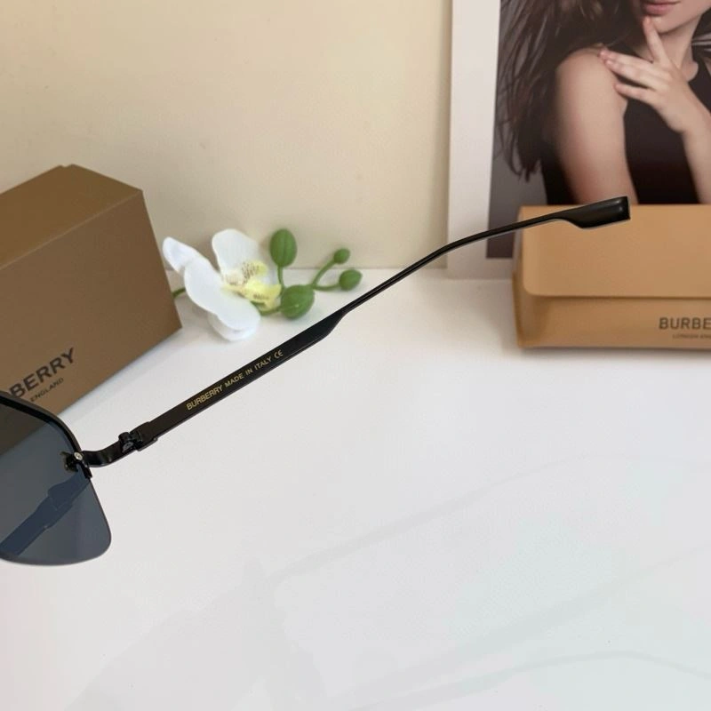 Burberry Sunglasses Compact 277085