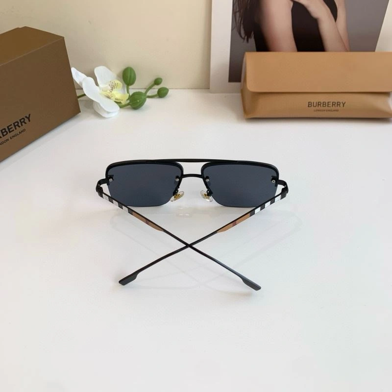 Burberry Sunglasses Compact 277085