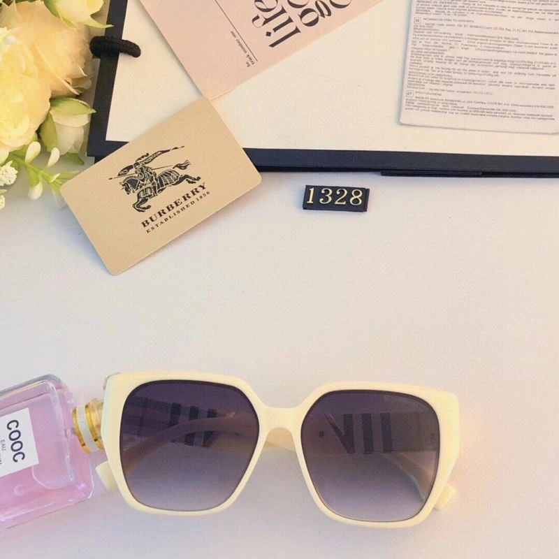 SmoothTexture Burberry Sunglasses 277216