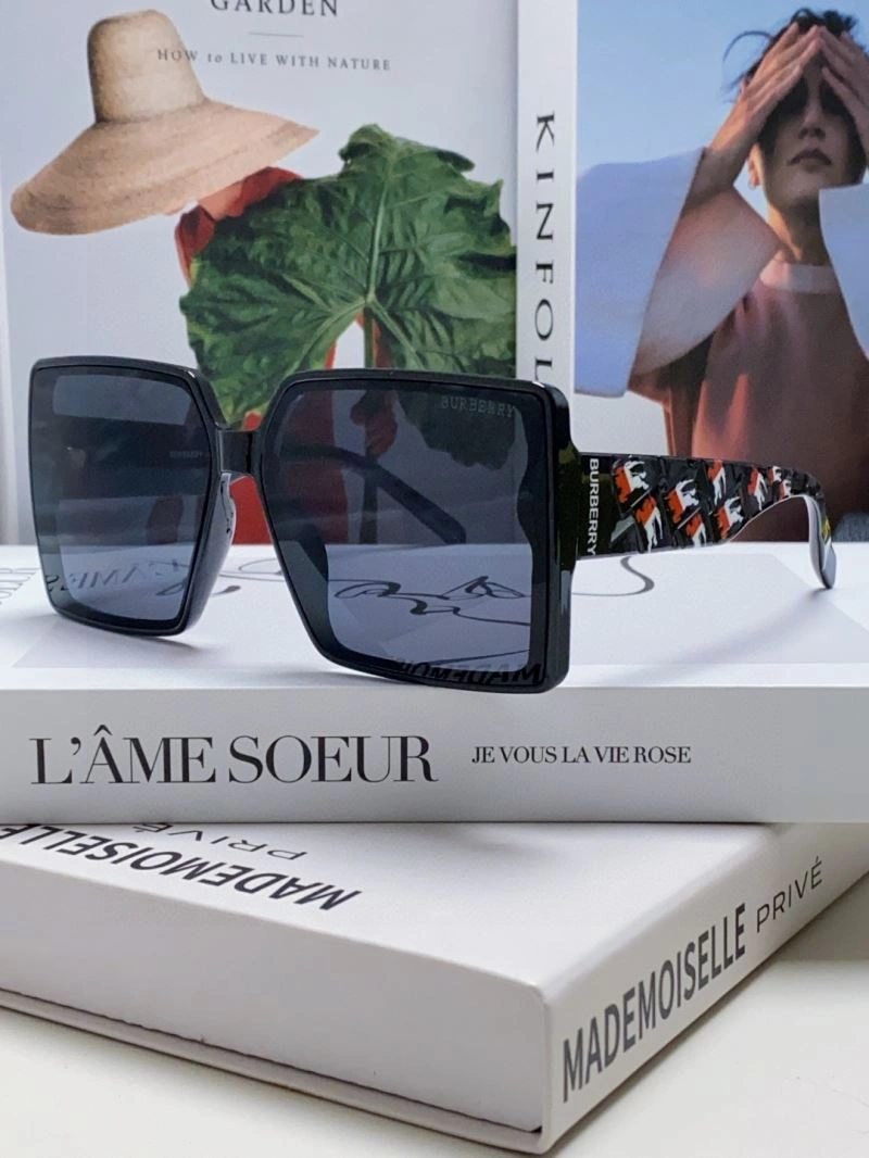 Burberry Sunglasses Practical 277206