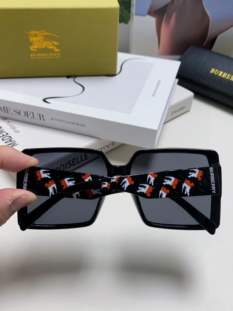 Burberry Sunglasses Practical 277206