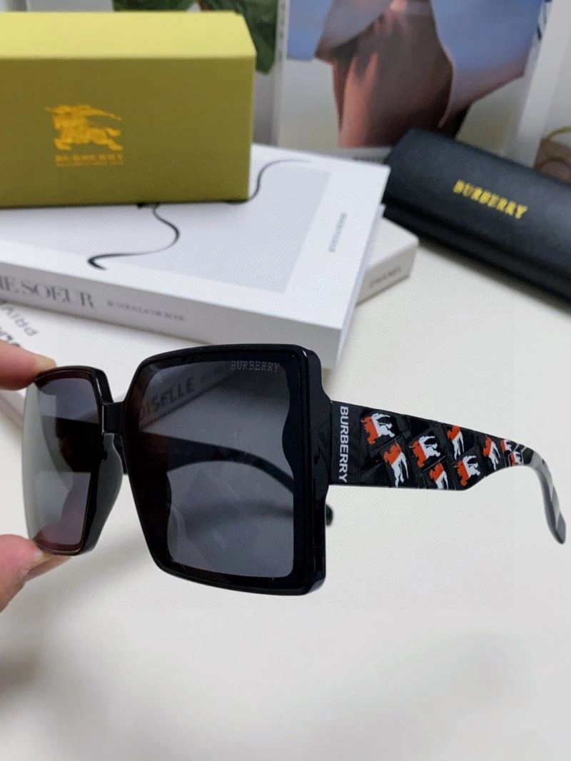 Burberry Sunglasses Practical 277206