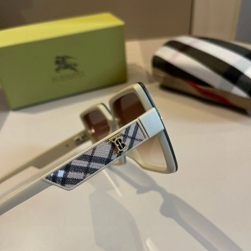 Burberry Sunglasses Bright 277220