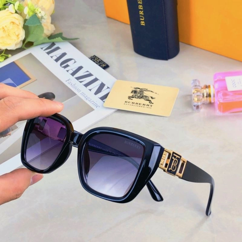 Burberry Sunglasses Unisex 277204