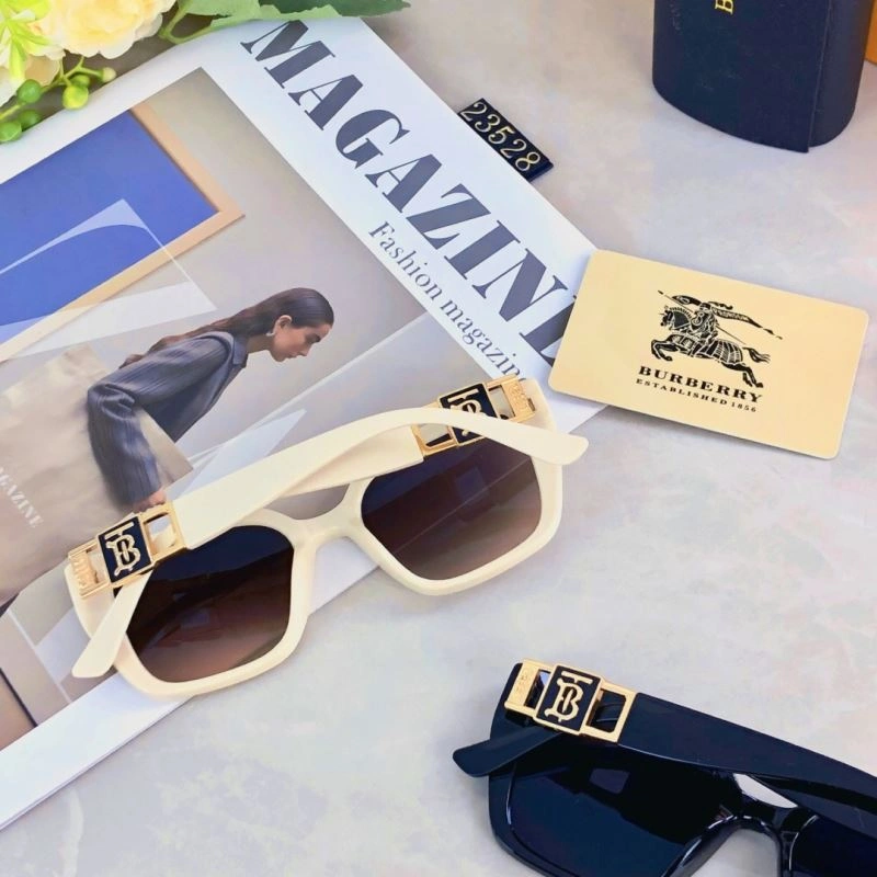 Burberry Sunglasses Unisex 277204
