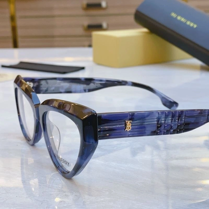 Sleek Burberry Sunglasses 277199