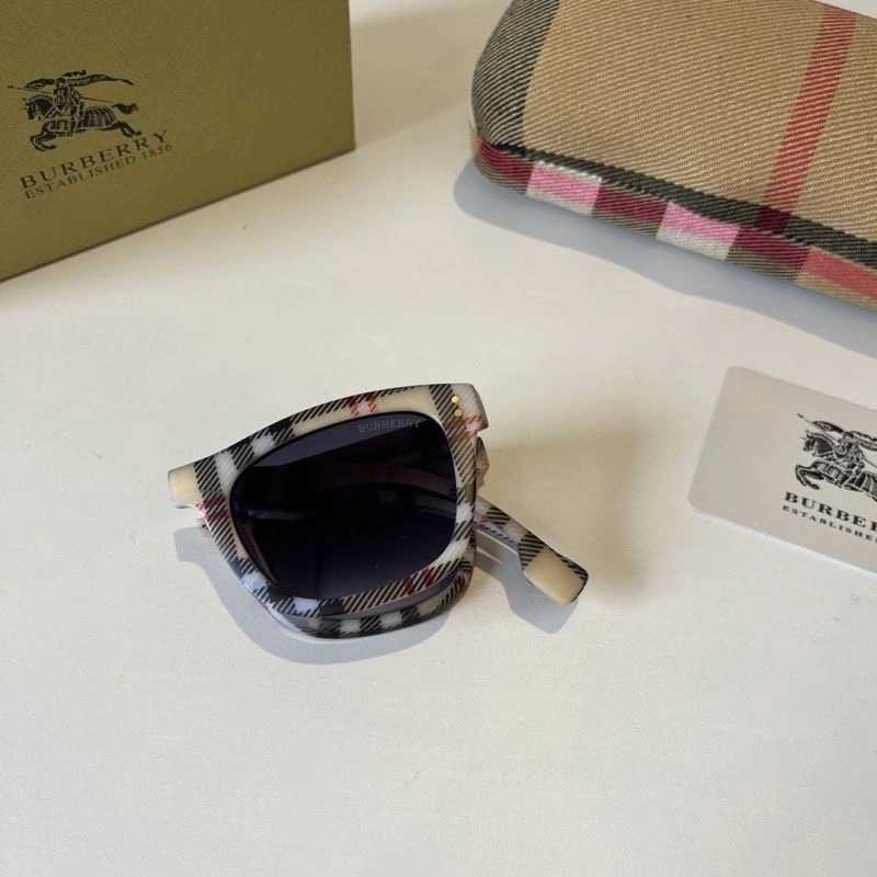 SunProtective Burberry Sunglasses 277190