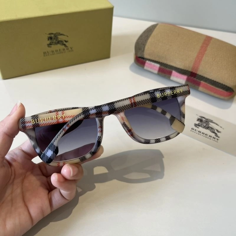 SunProtective Burberry Sunglasses 277190