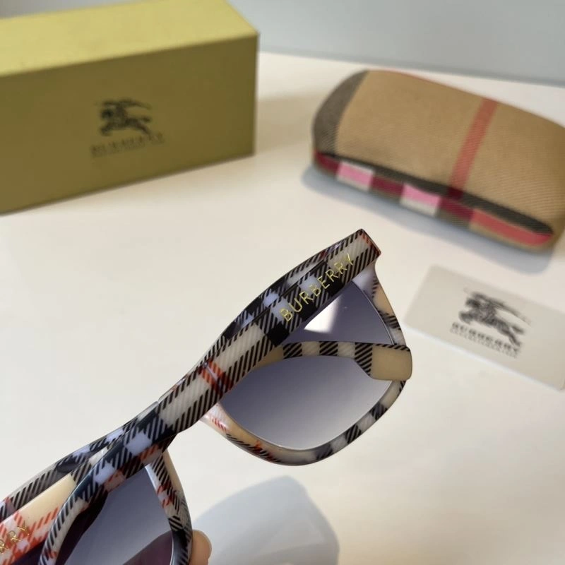 SunProtective Burberry Sunglasses 277190