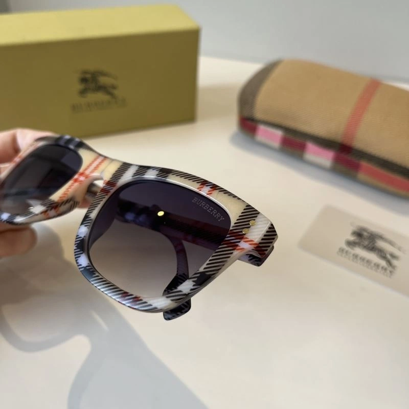 SunProtective Burberry Sunglasses 277190
