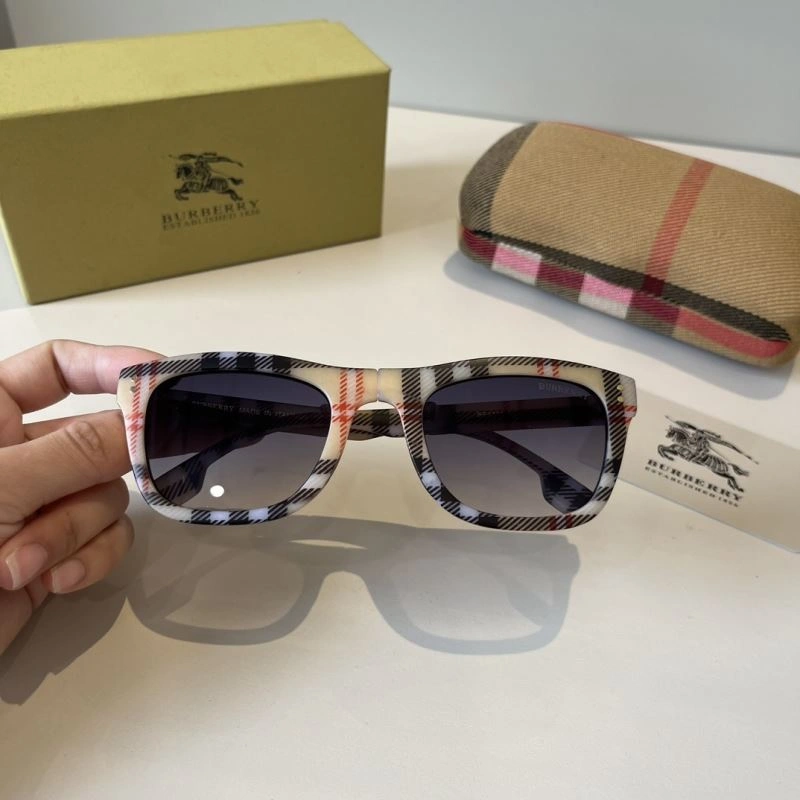 SunProtective Burberry Sunglasses 277190