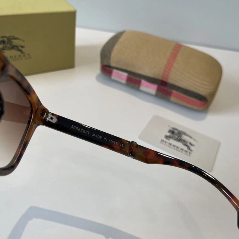 Effortless Burberry Sunglasses 277176