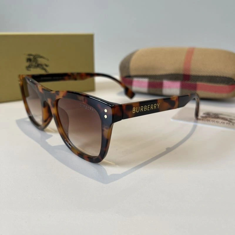 Effortless Burberry Sunglasses 277176