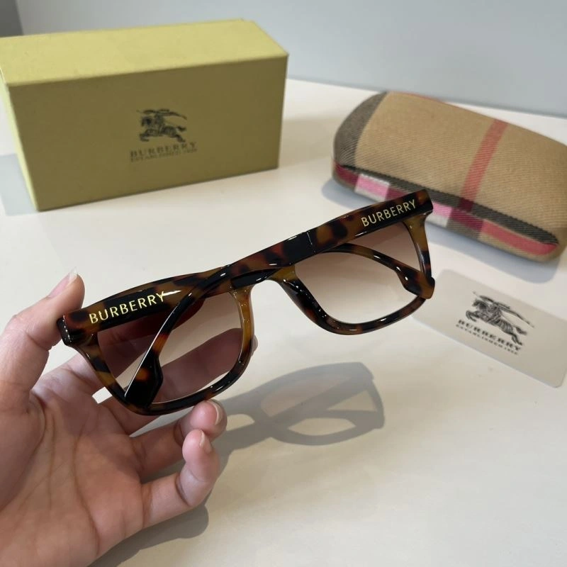 Effortless Burberry Sunglasses 277176
