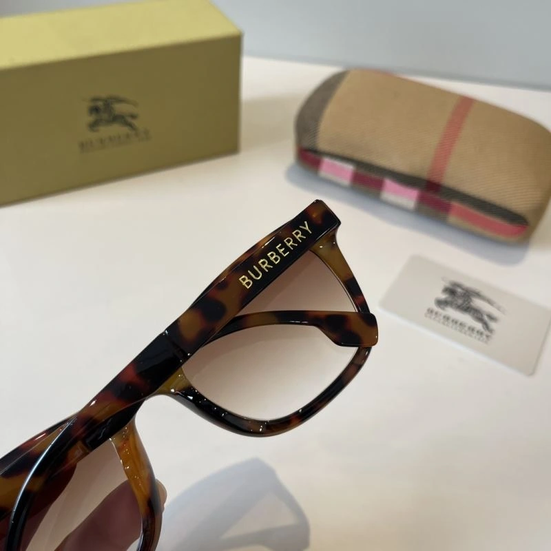 Effortless Burberry Sunglasses 277176