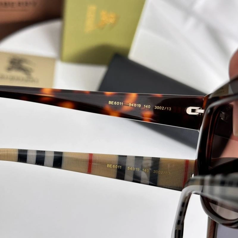 Burberry Sunglasses Cozy 277242