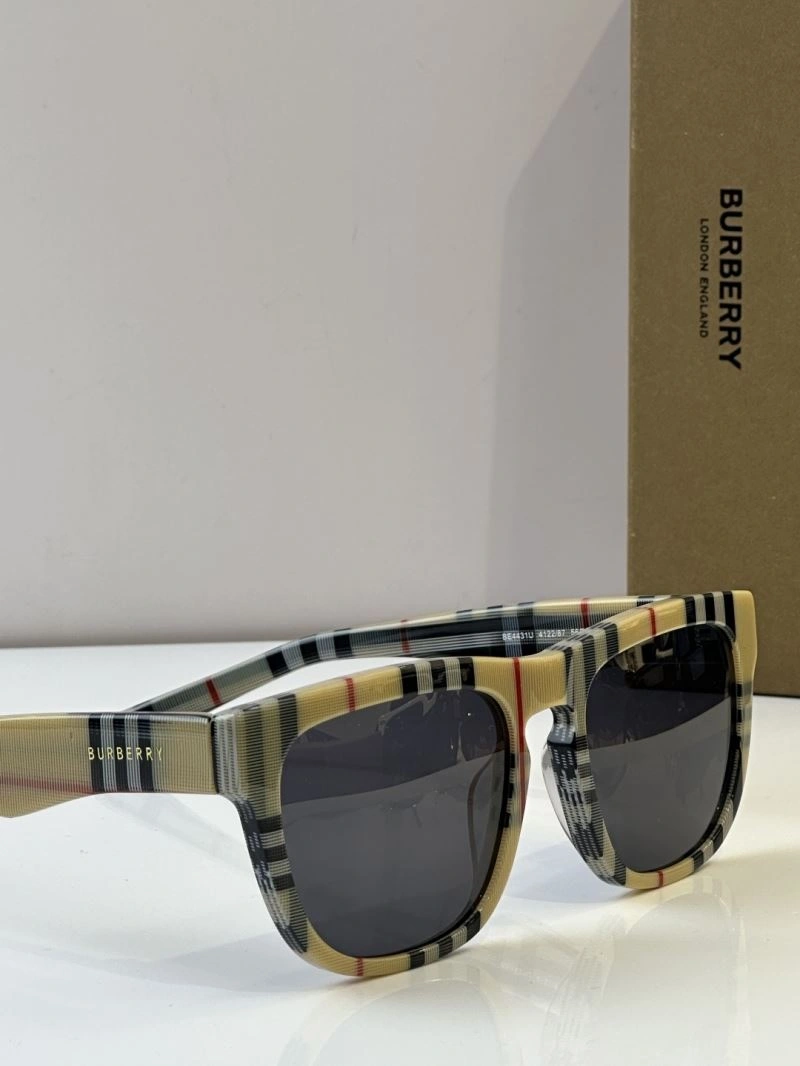 Burberry Sunglasses WeatherProof 277240