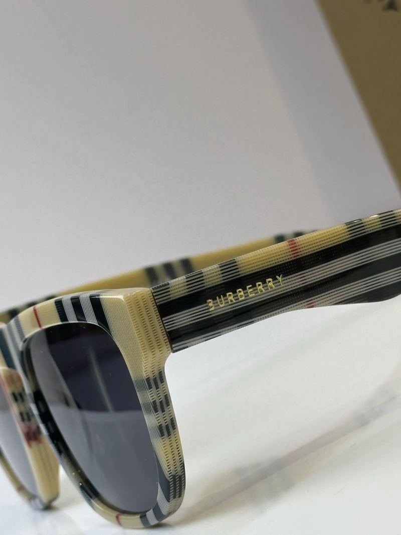 Burberry Sunglasses WeatherProof 277240