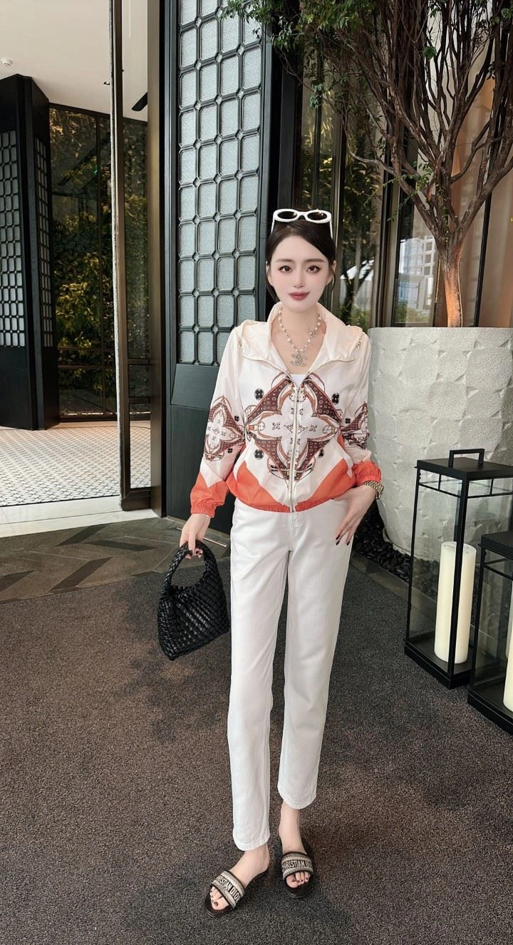 Burberry Sunscreen Jacket Reliable 103508