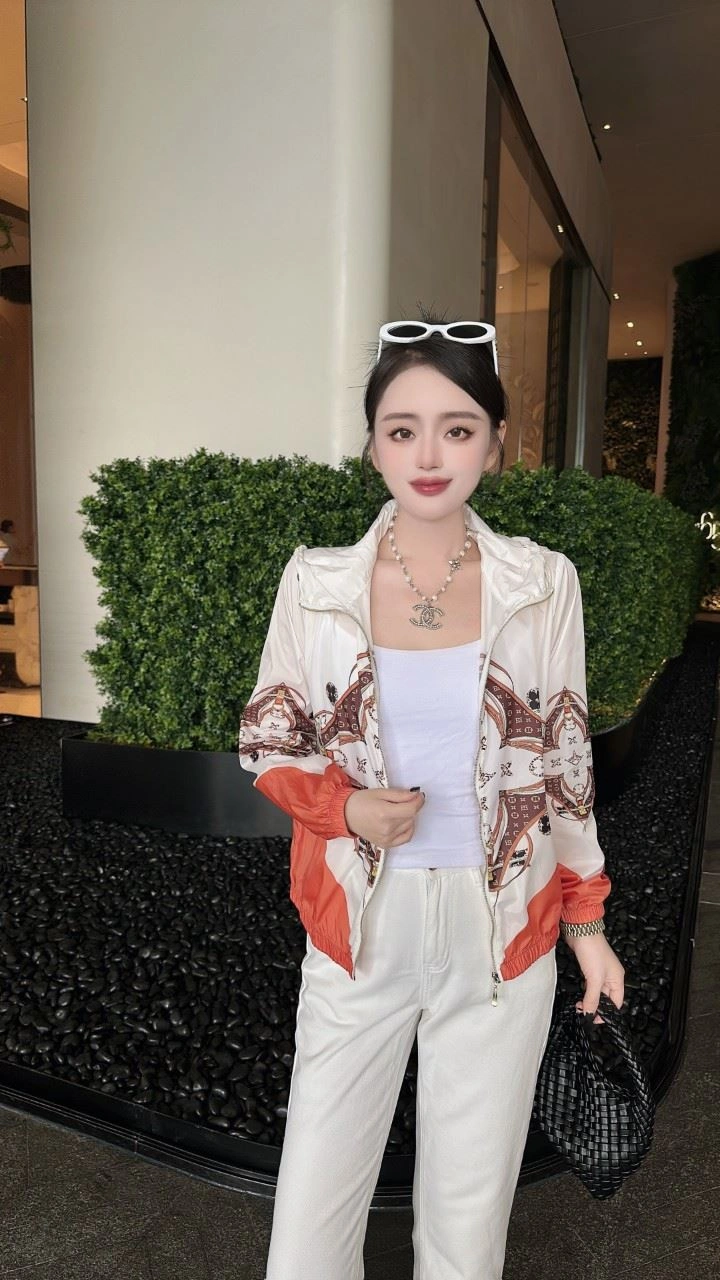 Burberry Sunscreen Jacket Reliable 103508