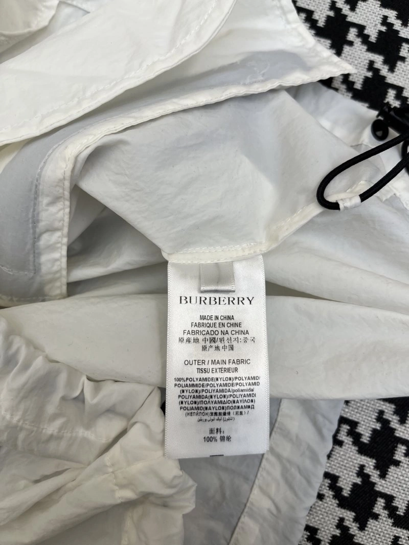 Burberry Sunscreen Jacket Chic 99238