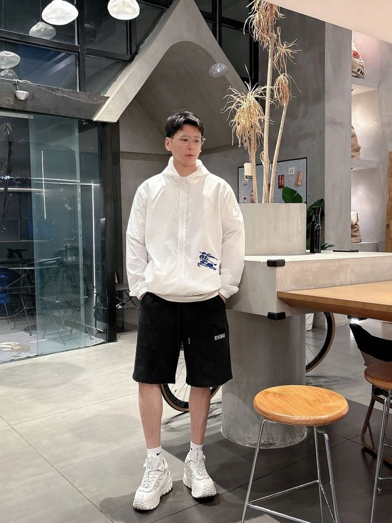 Burberry Sunscreen Jacket Minimalist 100118