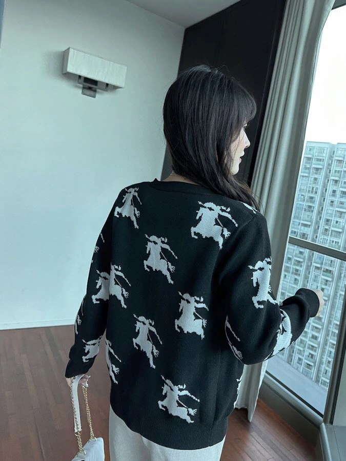 Sporty Burberry Sweaters 103531