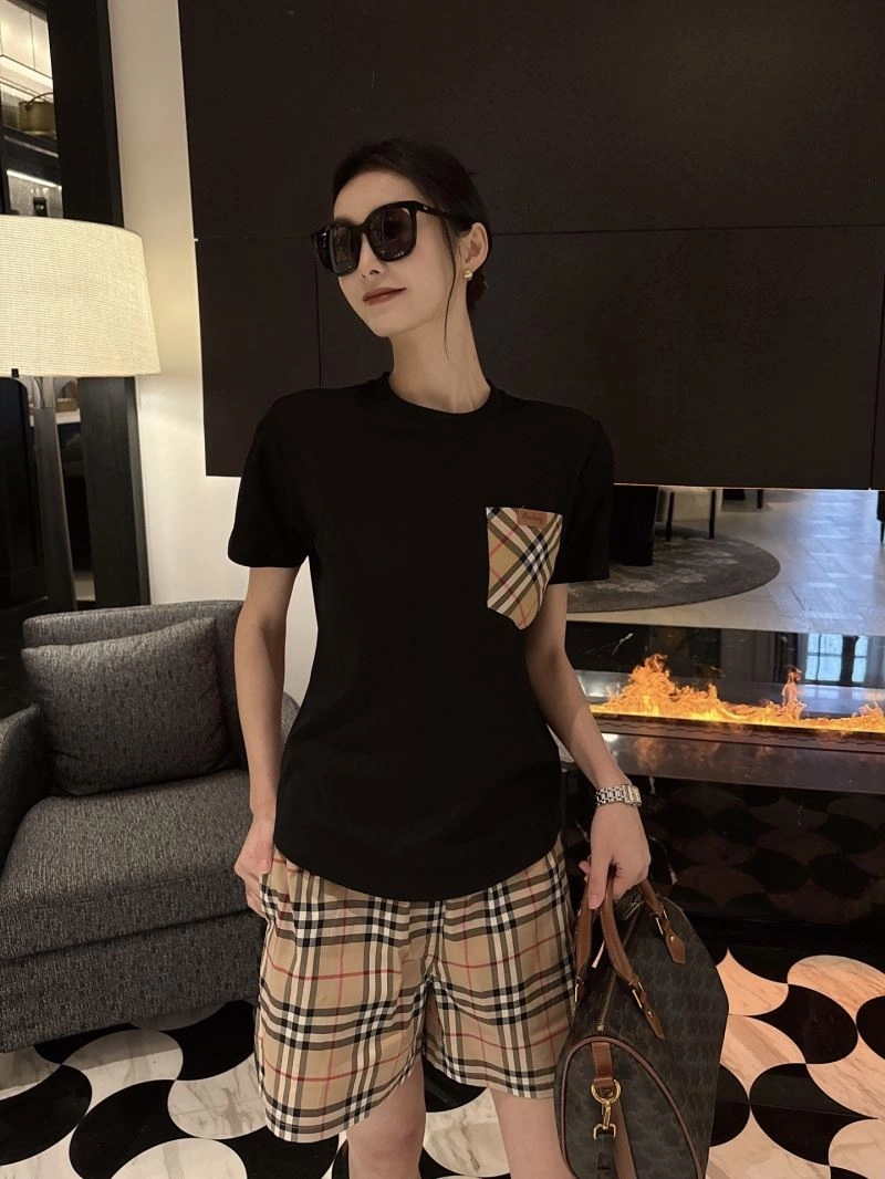 Unisex Burberry T-Shirts 103426