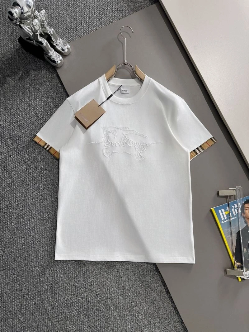 Tailored Burberry T-Shirts 103374
