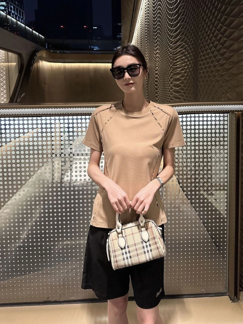 Sustainable Burberry T-Shirts 103398