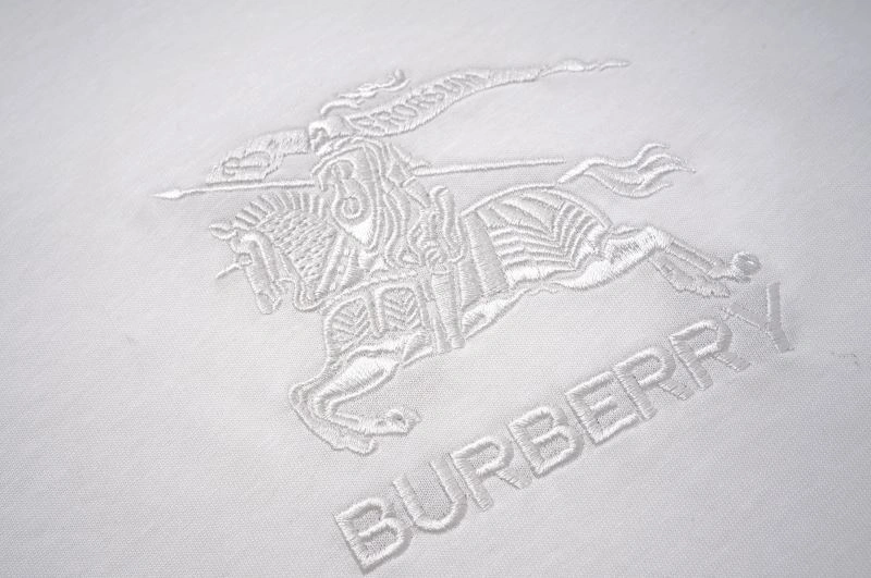UrbanChic Burberry T-Shirts 105801