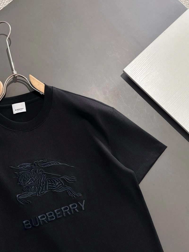 Effortless Burberry T-Shirts 102907