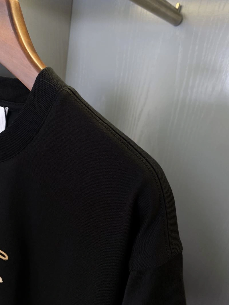 Burberry T-Shirts Elegant 105390