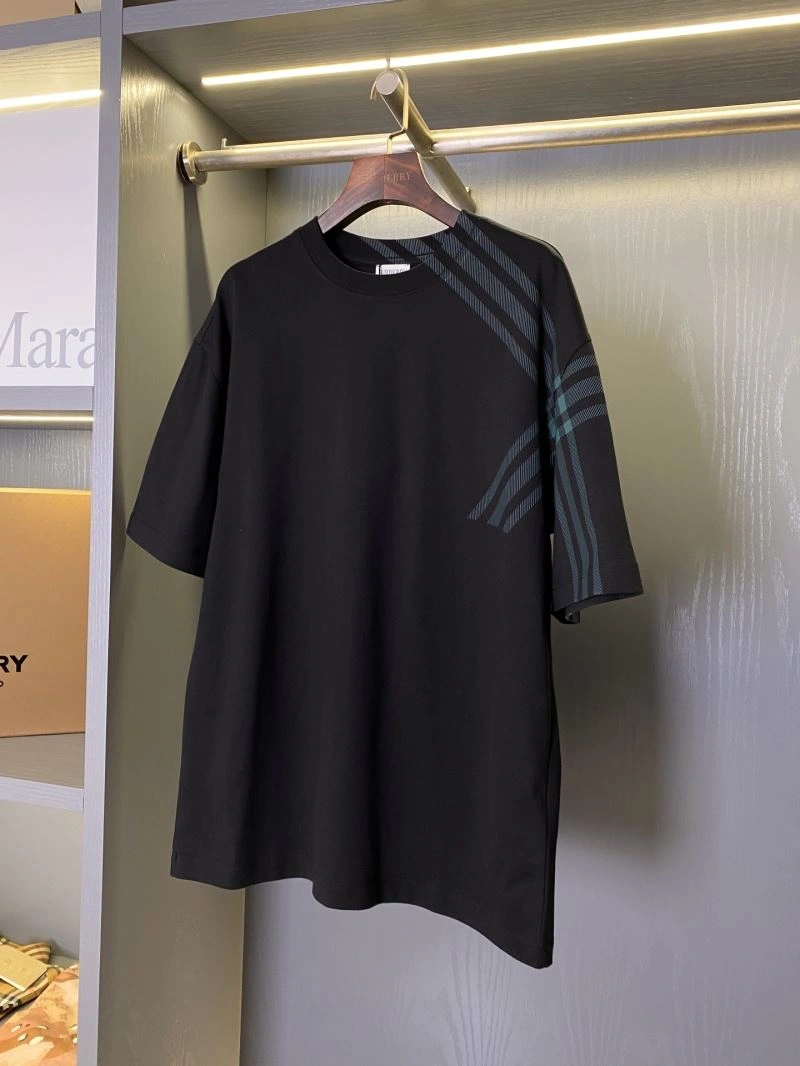 Tailored Burberry T-Shirts 105342