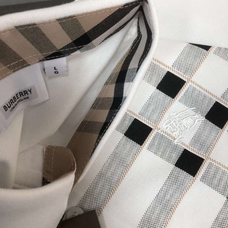 Sleek Burberry T-Shirts 105118