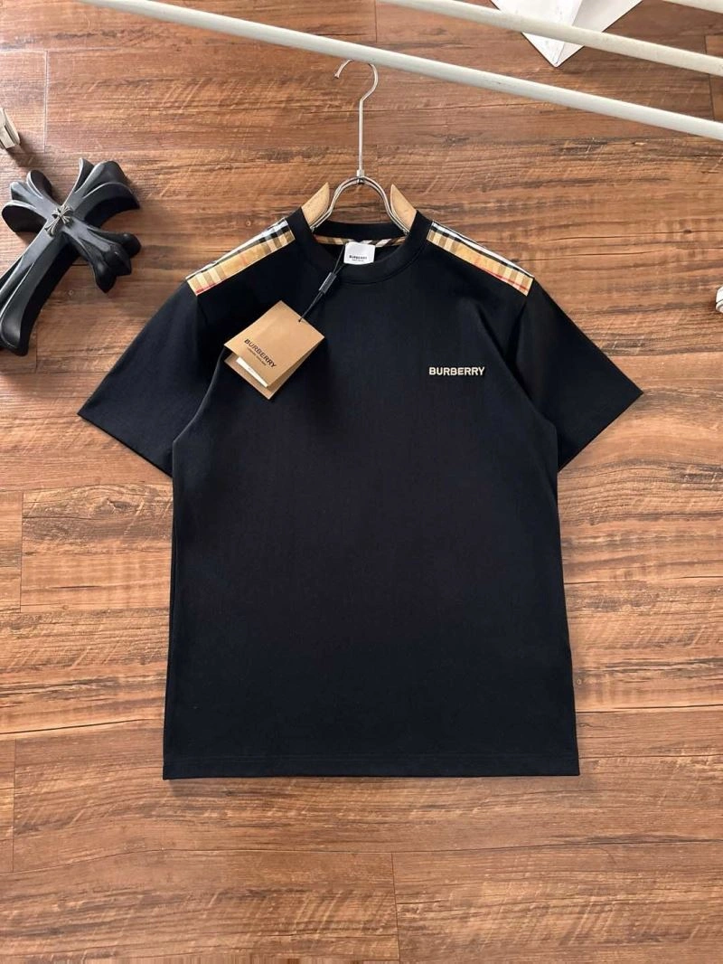 Compact Burberry T-Shirts 102571