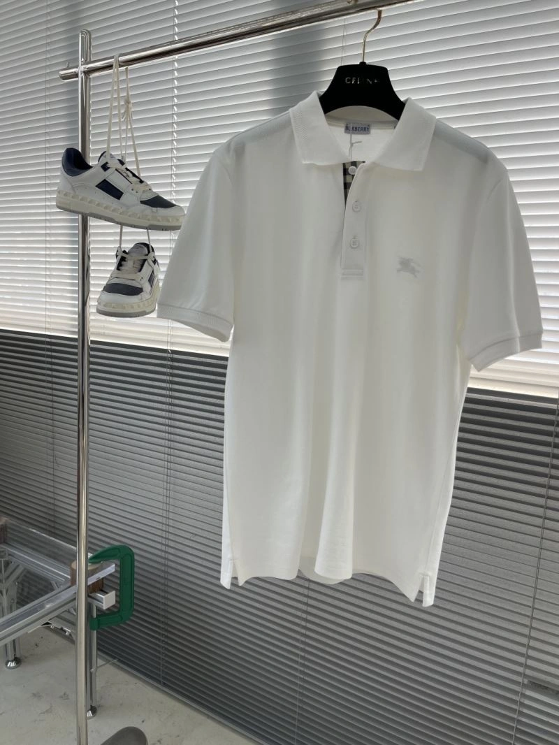 Sporty Burberry T-Shirts 102038