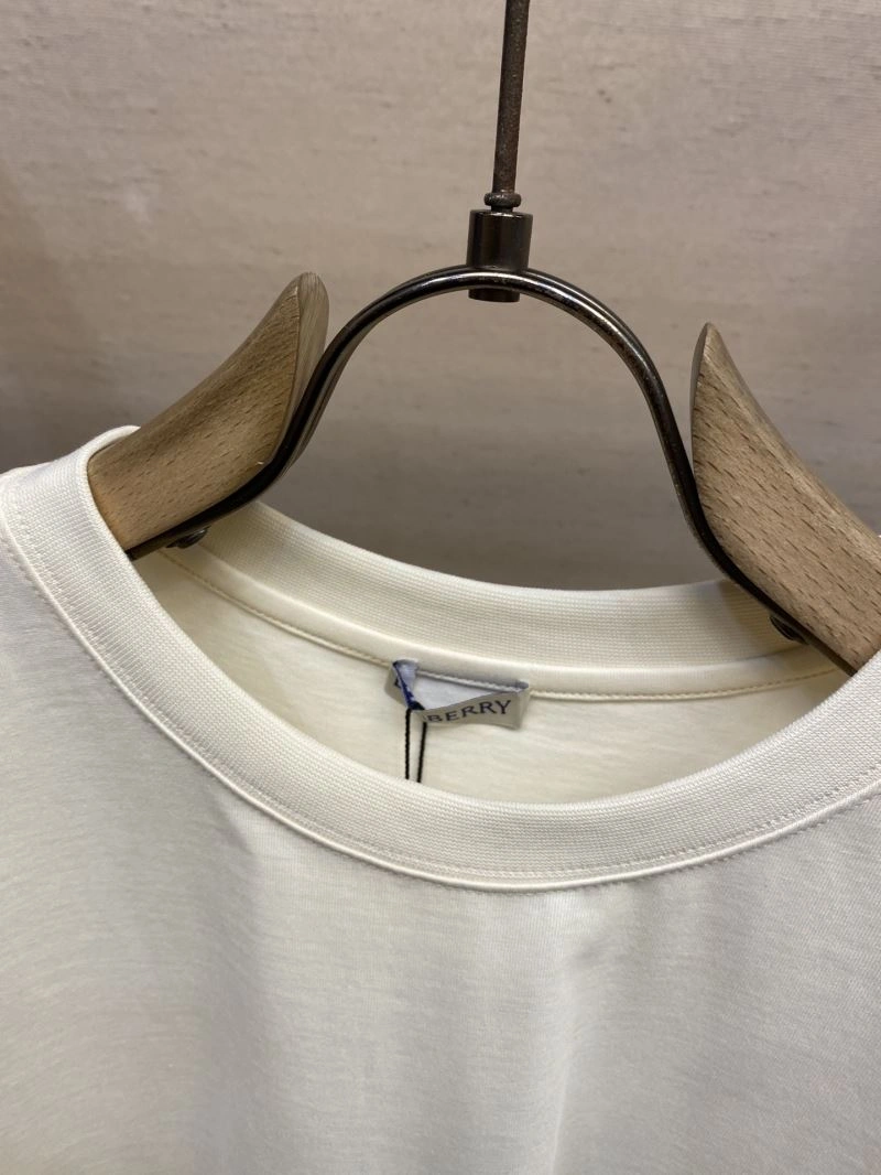 Effortless Burberry T-Shirts 101470